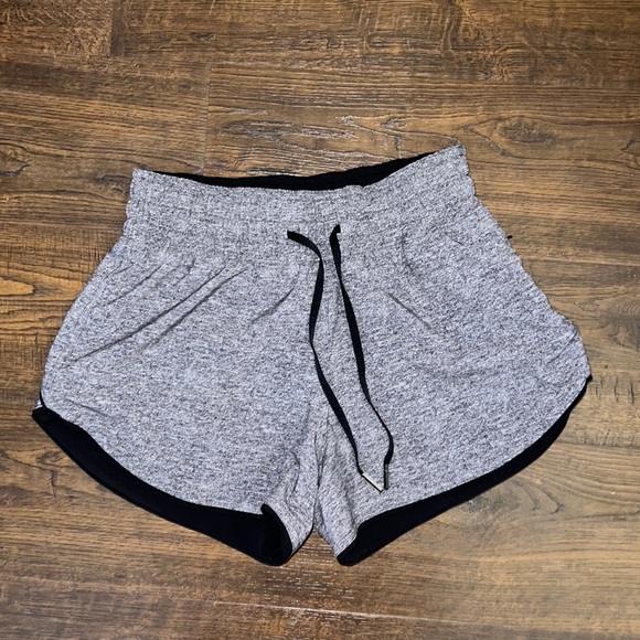 lululemon athletica Pants - Lululemon Choose A Side Short 3"